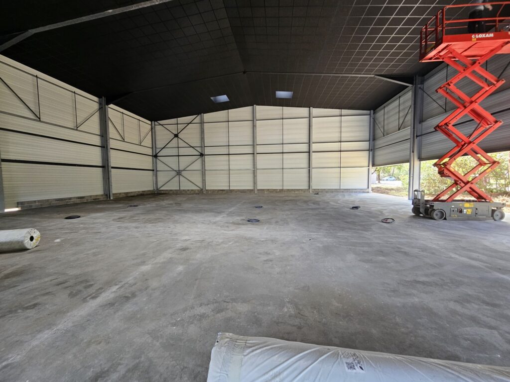 Terrain de padel panoramique construit par Padelcourt, Tennis Padel Club de Lège-Cap Ferret, Lège-Cap-Ferret (33) : L'emprise des deux pistes, avant travaux